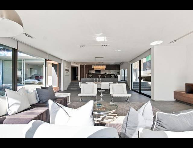 6 BEDROOM HOUSE FOR SALE IN CAMPS BAY